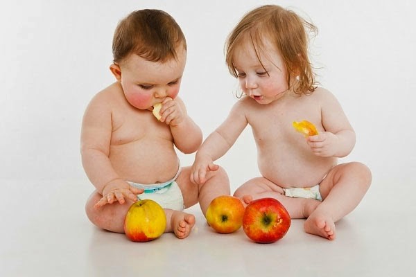 Tất tần tật về cách cho trẻ ăn hoa quả theo từng tháng tuổi –