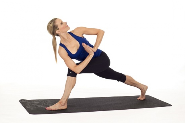 8 bài tập yoga đơn giản đánh tan bệnh đau lưng